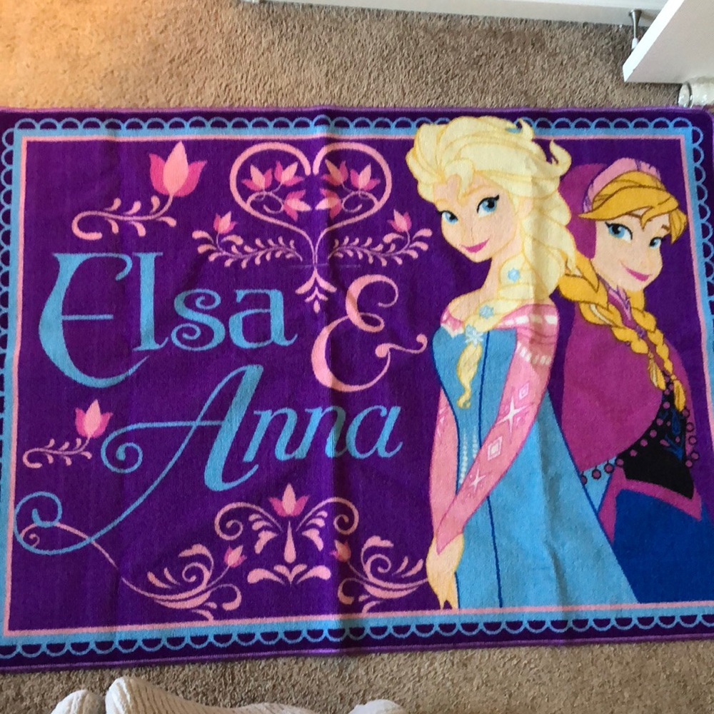 Anna and Elsa rug